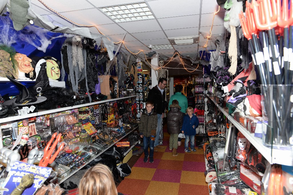 ../Images/Pompoenen uitdelen Suzanne's feestshop 002.jpg